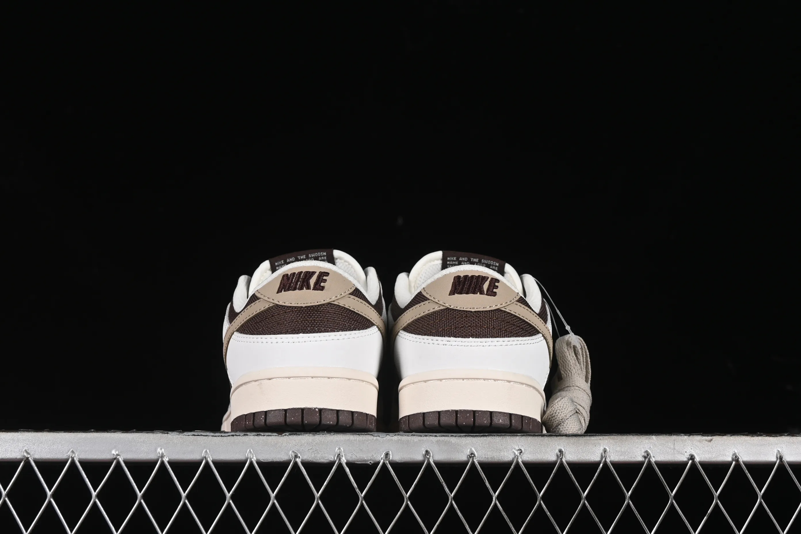 All categories Nk SB Dunk series Nk SB Dunk Low low-top sneakers Nk Dunk Low "Baroque Brown" reverse mocha SB low-top casual sneakers HF4292-100